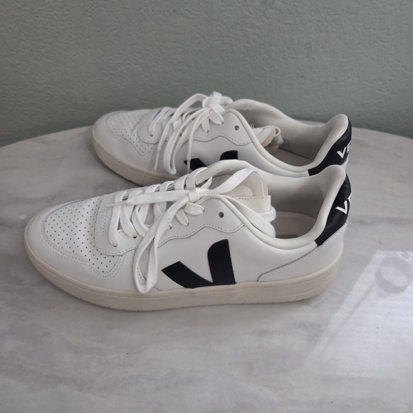 Veja White and Black Lace Up Sneakers - Picture 4 of 7